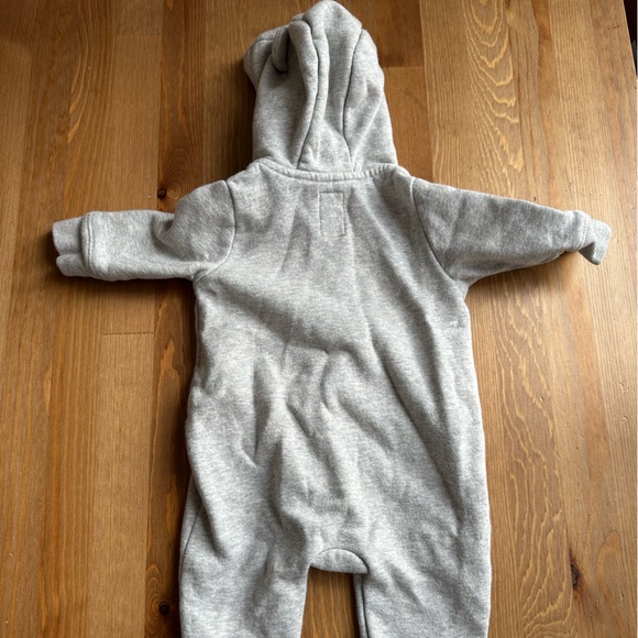 Gap- infant footie zip up - Picture 2 of 3
